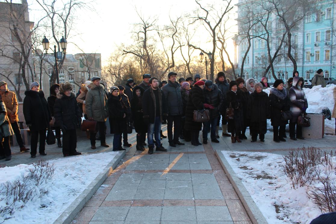 Горожане слушают песни 1